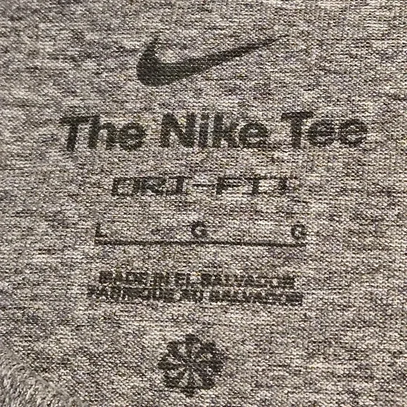 The Nike Tee color Gray size L - Picture 4 of 6